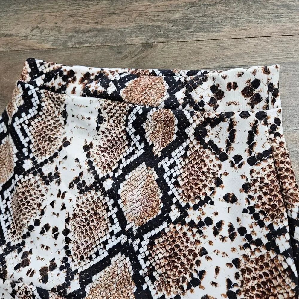 Nasty Gal Skater‎ Mini Skirt Reptile Snake Print Peplum Hem Pull On Size 6 Brown